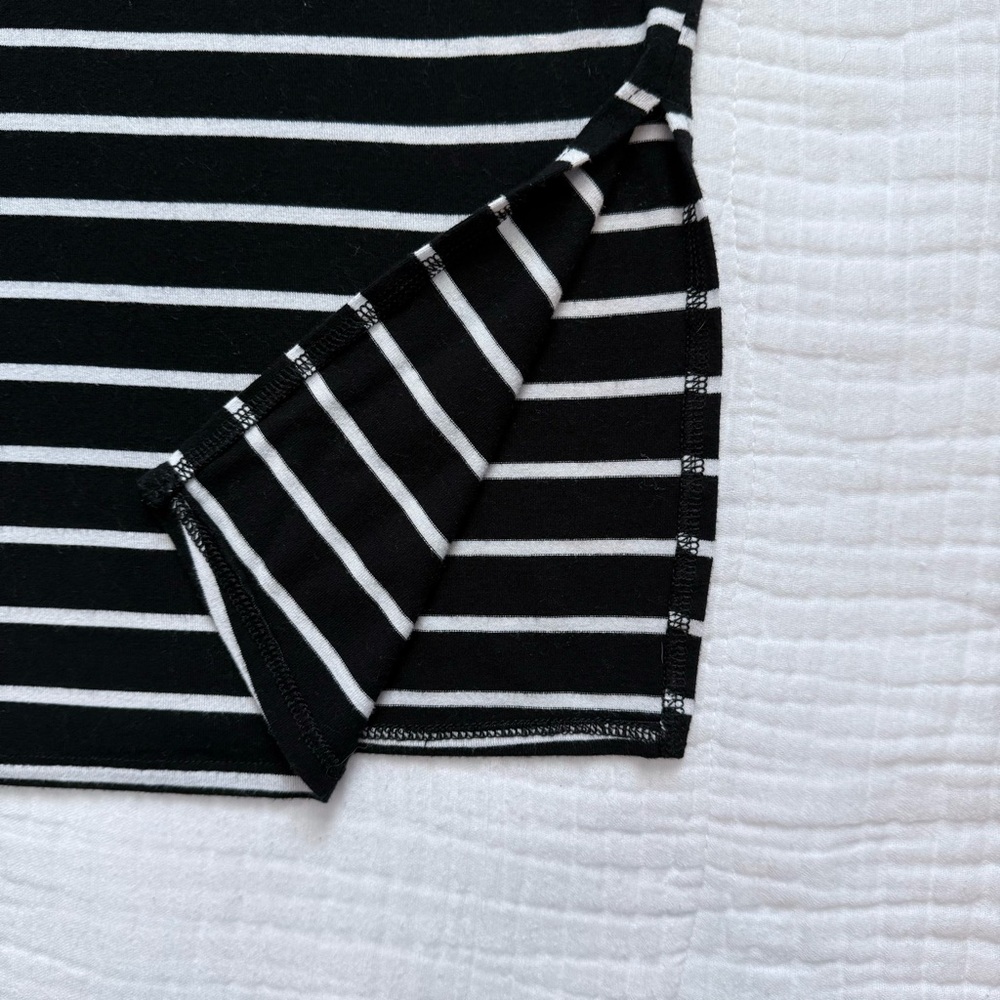 Old Navy short sleeve luxe oversized tunic black & white striped tee size Medium - Picture 3 of 10